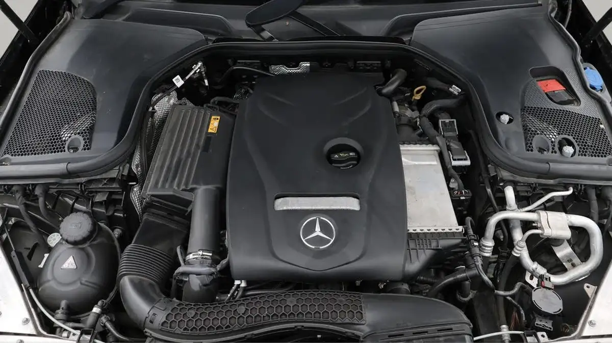 2020-mercedes-benz-e-class-20-e300-amg-line-premiumss-coupe-big-19