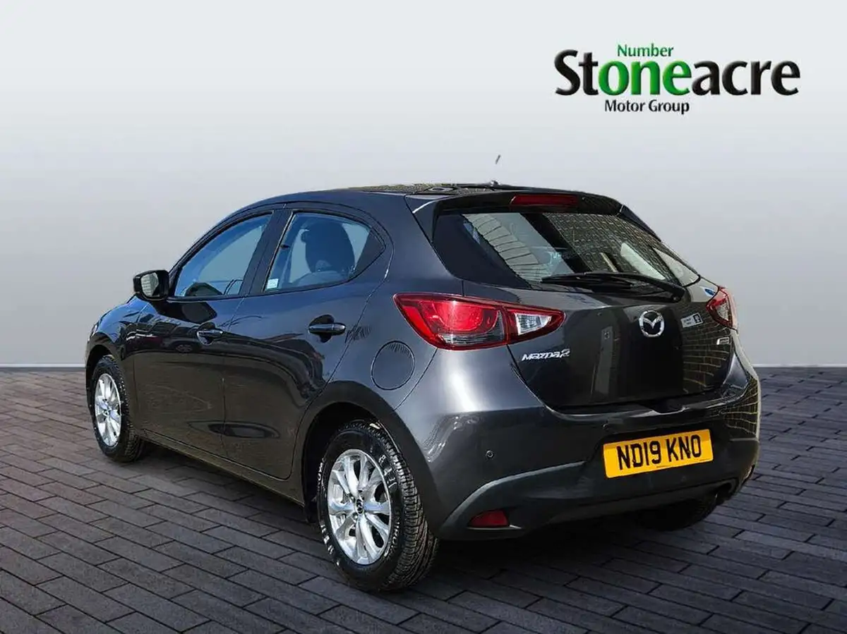 2019-mazda-mazda2-15-se-l-big-4