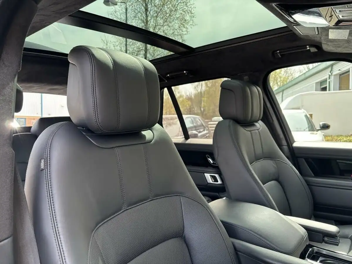 2021-land-rover-range-rover-30-d300-westminster-big-25