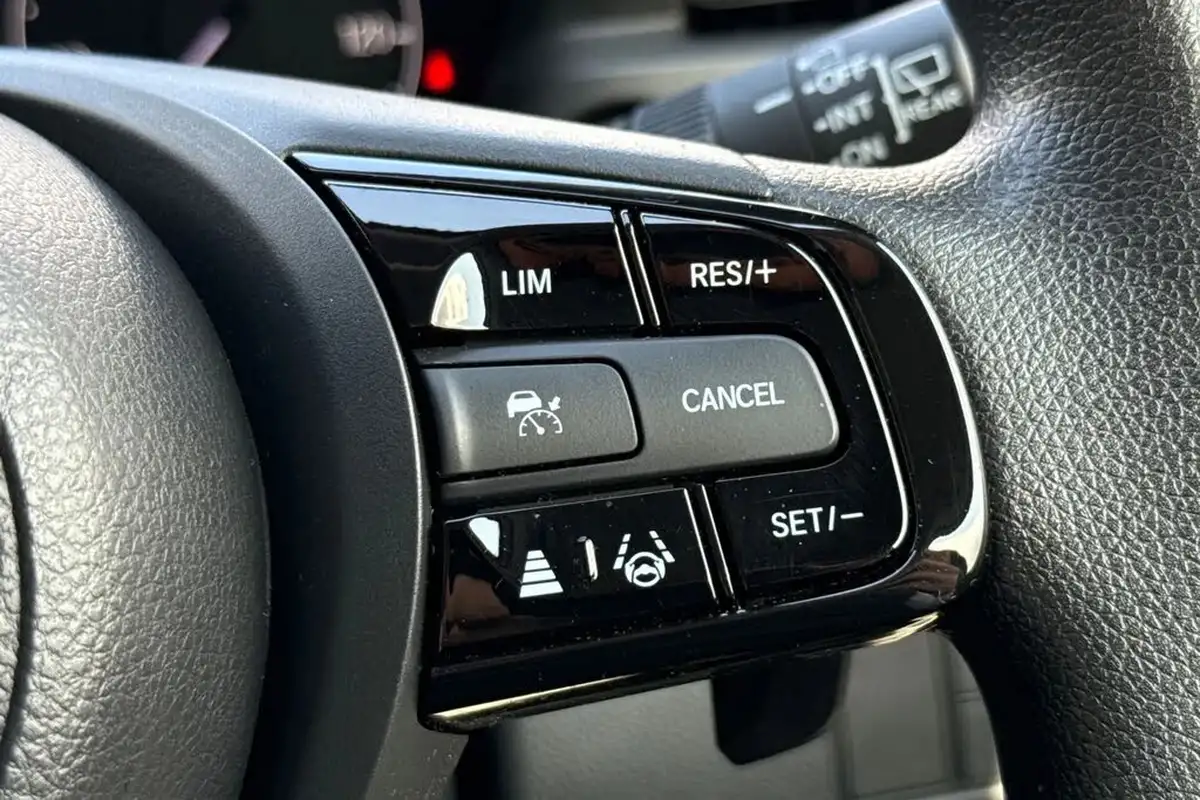 2022-honda-hr-v-15-i-mmd-elegance-big-36