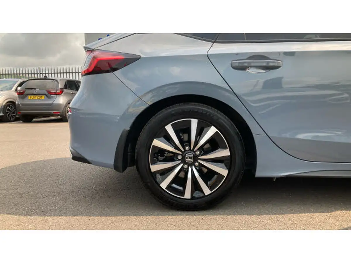 2024-honda-civic-20-i-mmd-elegance-big-8