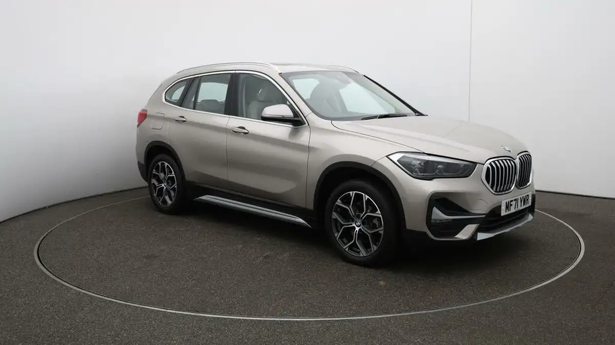 2021-bmw-x1-15-sdrive18i-xline-dct-big-47