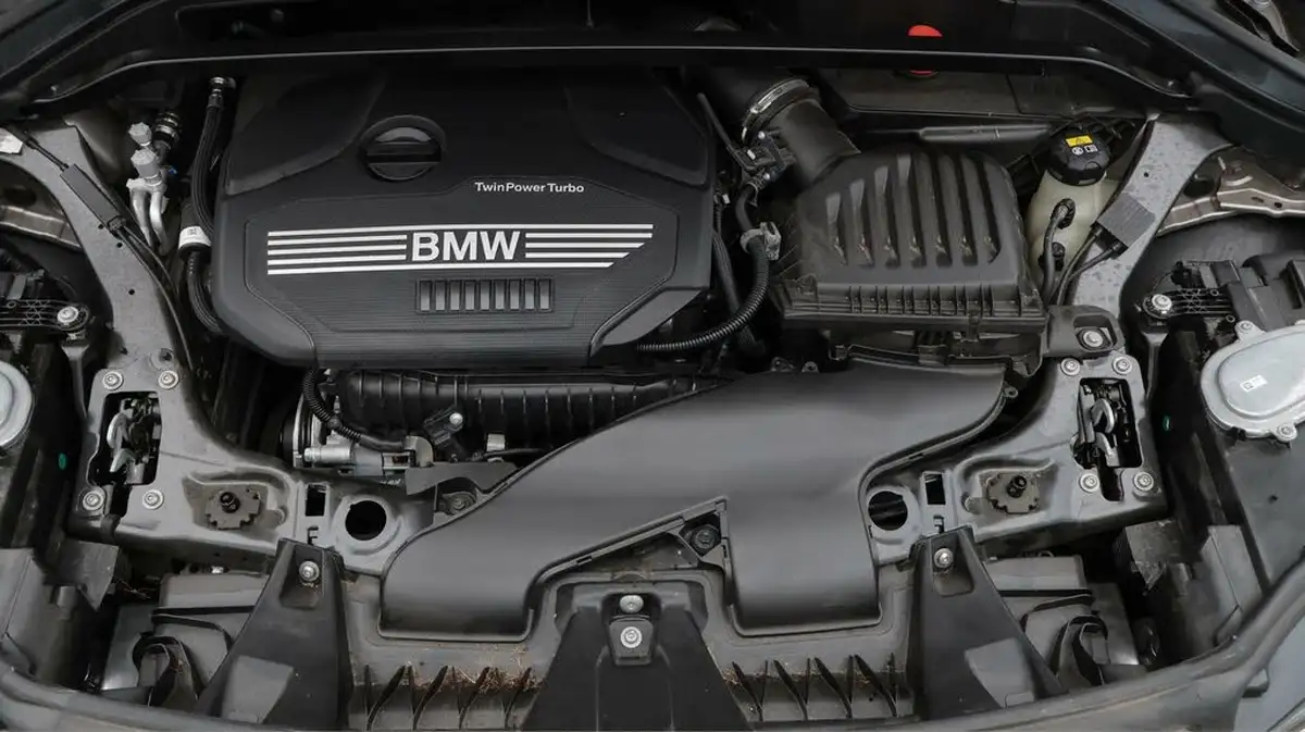 2021-bmw-x1-15-sdrive18i-xline-dct-big-19