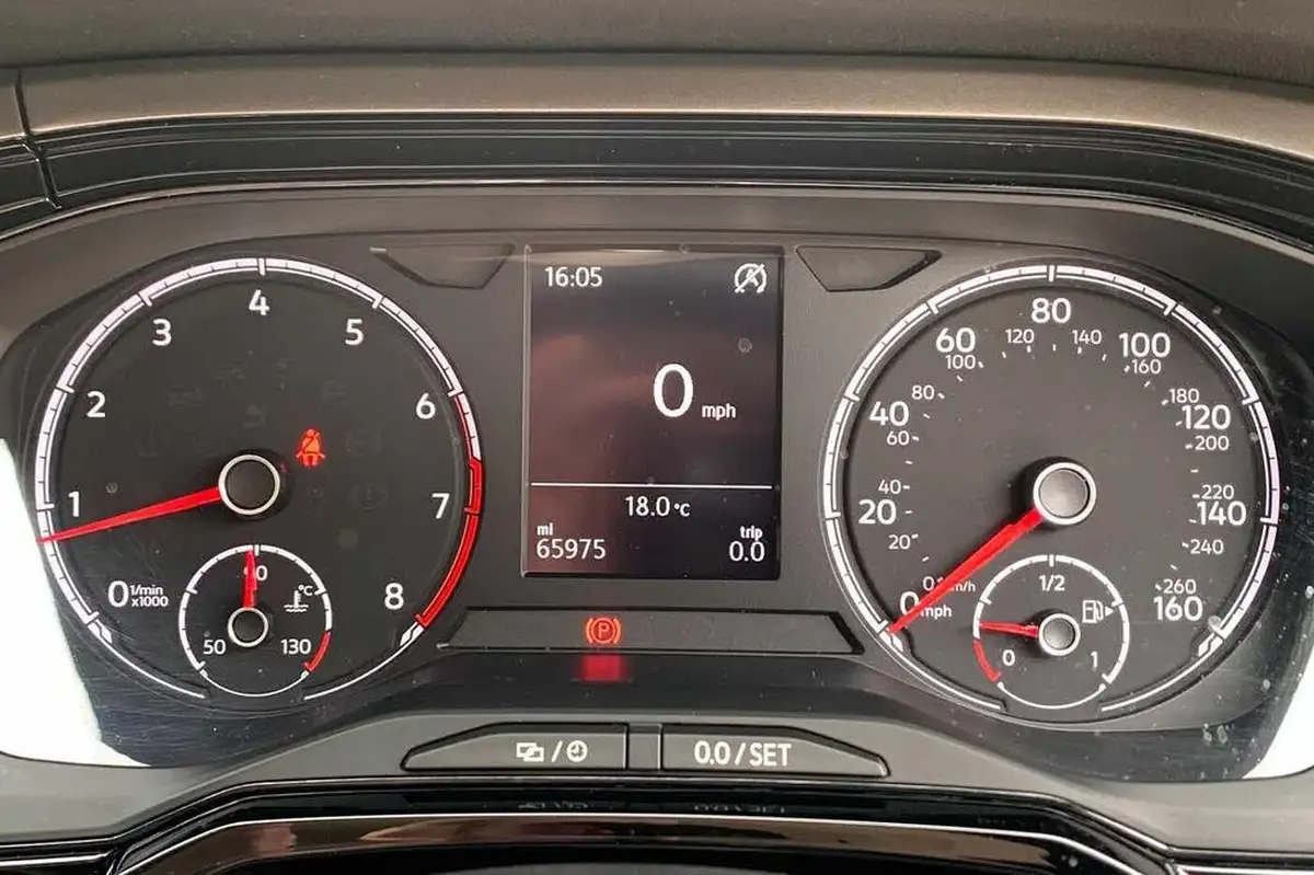 2018-volkswagen-polo-10-se-75ps-big-17