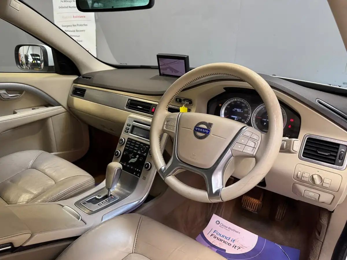 2011-volvo-xc70-20td-d3-se-lux-163bhp-big-11