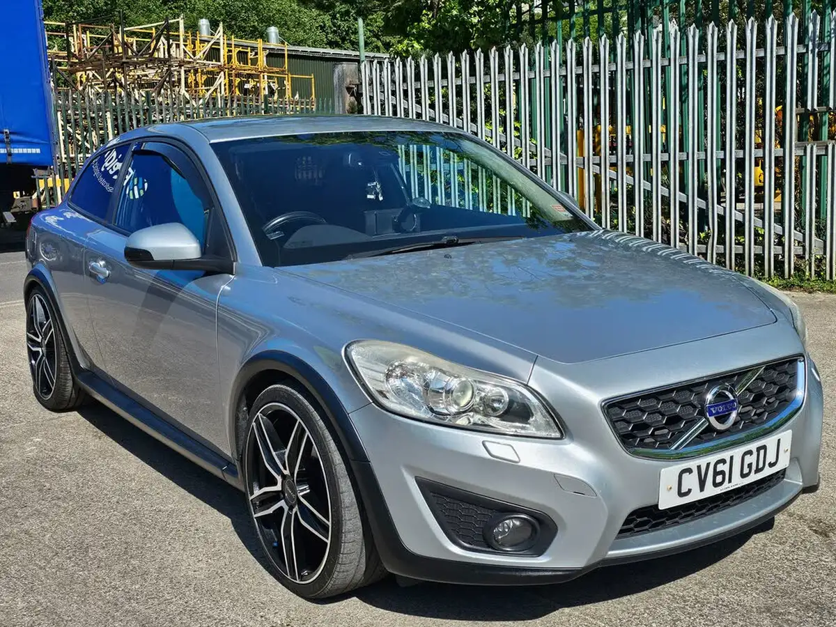 2011-volvo-c30-16td-se-lux-115bhp-big-8