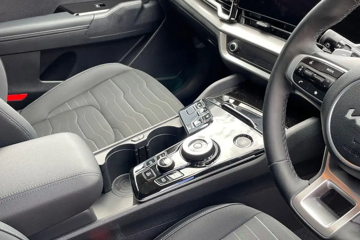 2024-kia-sportage-16-t-gdi-3-241bhp-awd-phev-auto-big-16