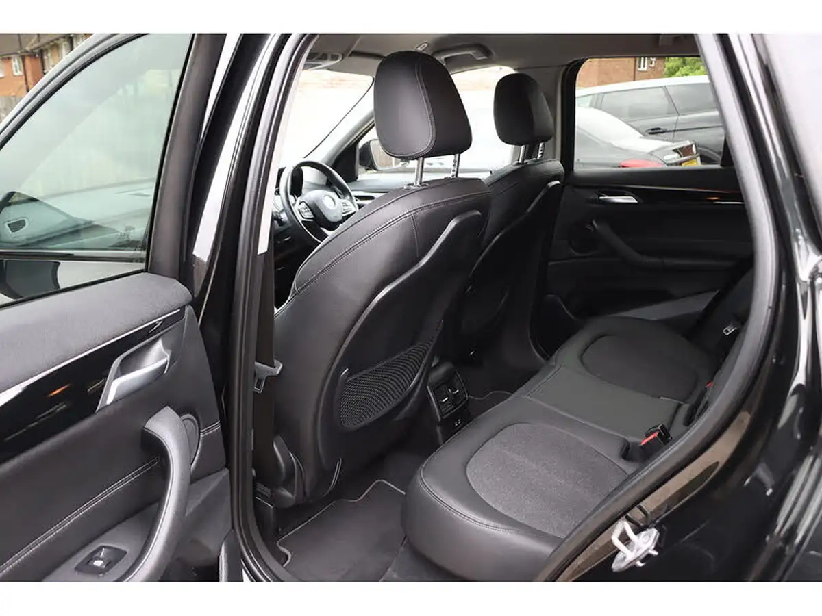 2021-bmw-x1-20-xdrive20i-sport-big-32