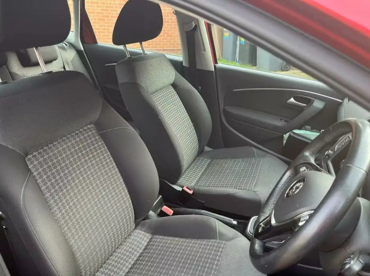 2014-volkswagen-polo-12-tsi-se-5d-dsg-big-5