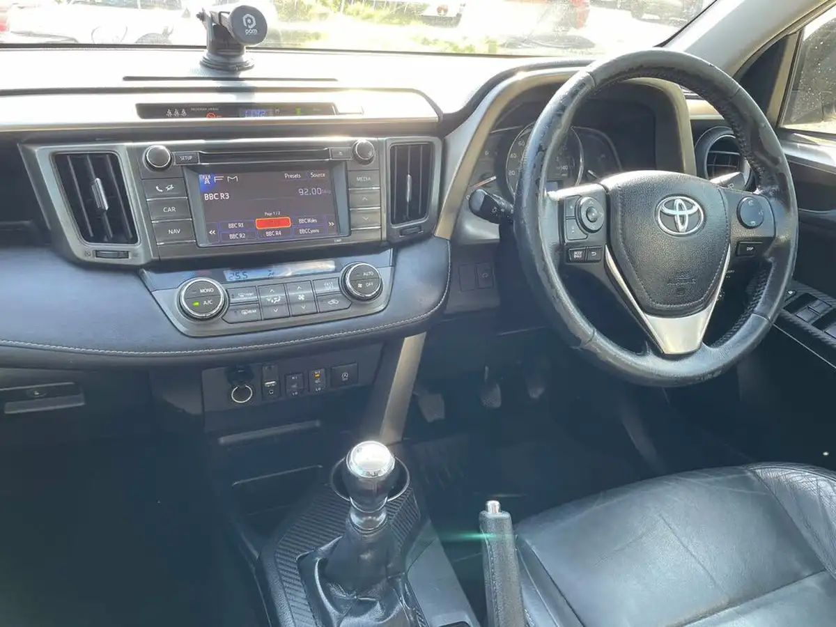 2013-toyota-rav4-20td-invincible-2wd-1990cc-big-36