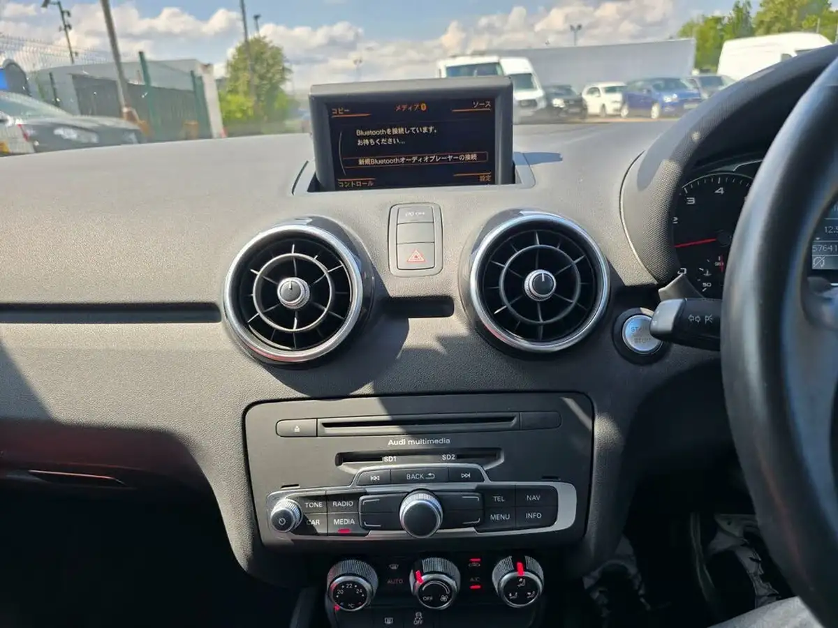 2014-audi-a1-big-65