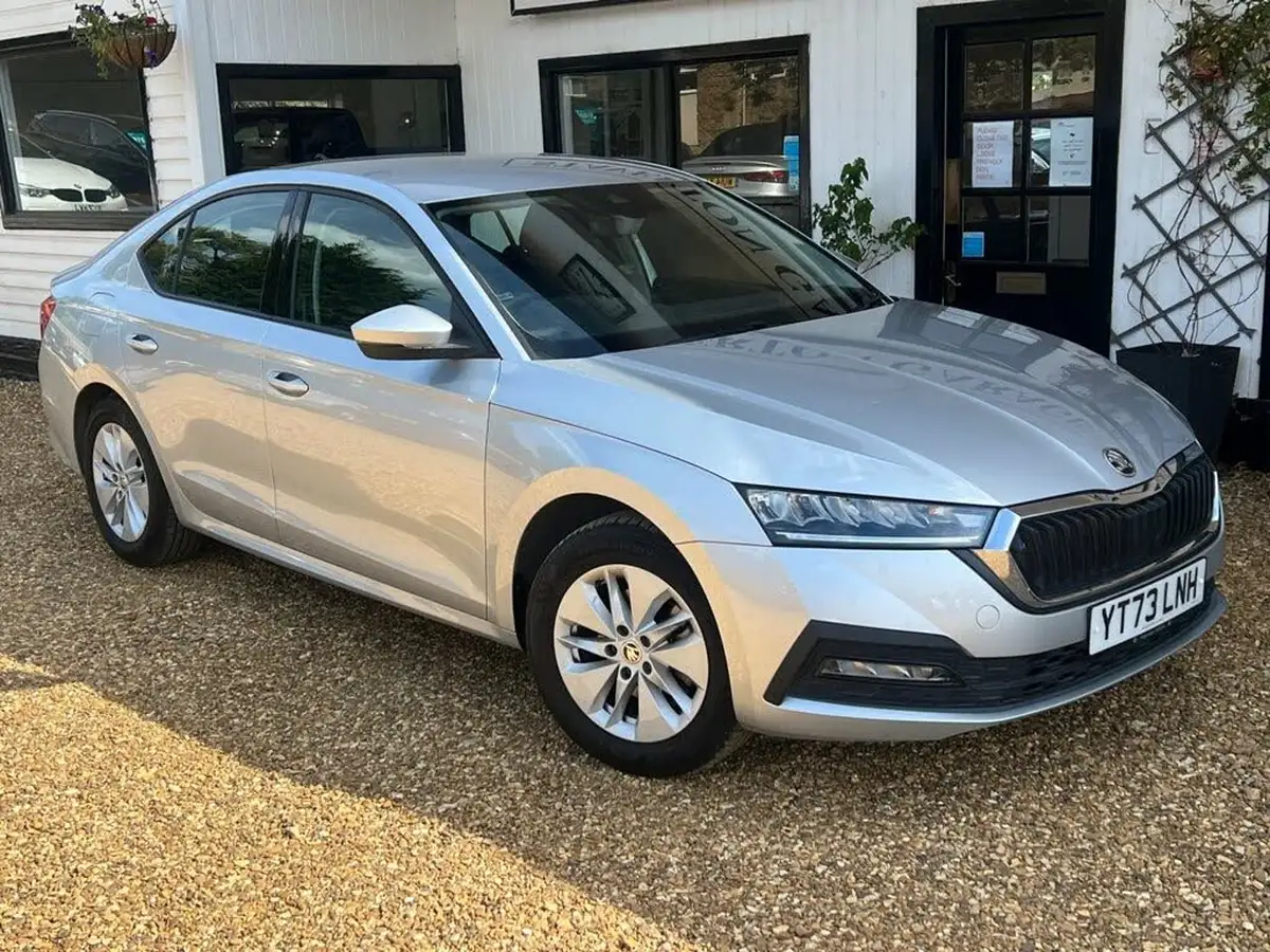 2023-skoda-octavia-15-tsi-se-hatchback-big-3