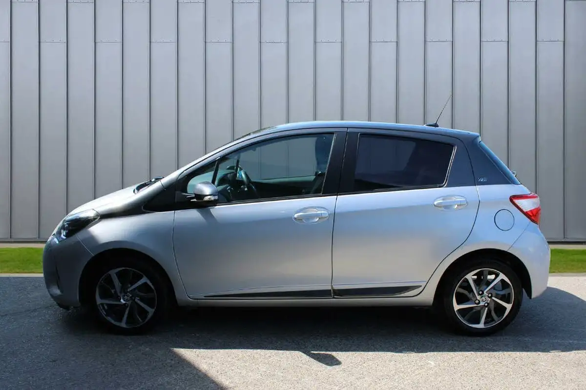 2019-toyota-yaris-15-vvt-i-y20-111bhp-1496cc-big-5