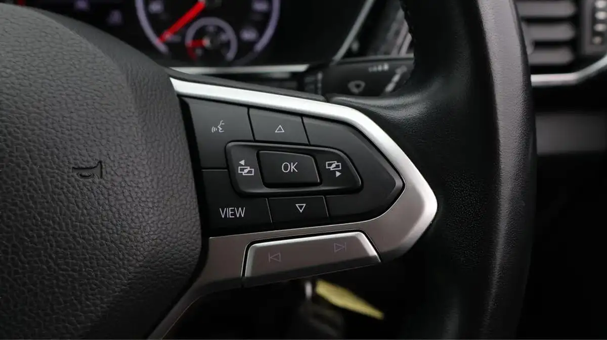 2020-volkswagen-t-cross-10-tsi-sel-115ps-dsg-big-23