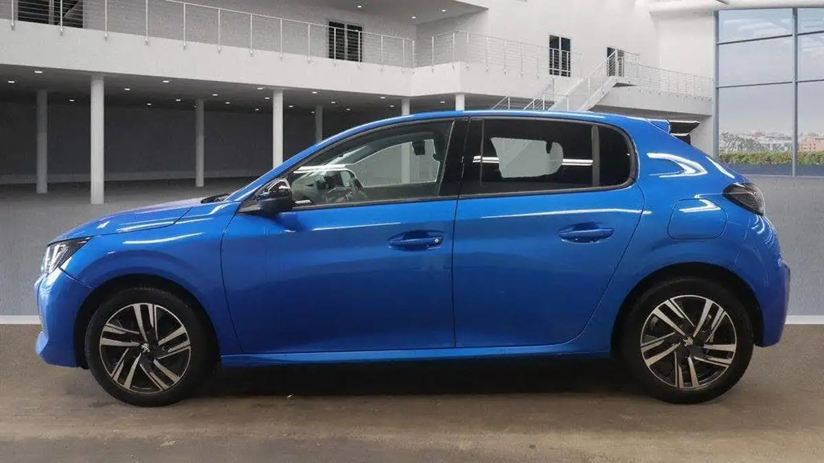 2023-peugeot-208-12-puretech-allure-premium-130ps-eat8-big-11