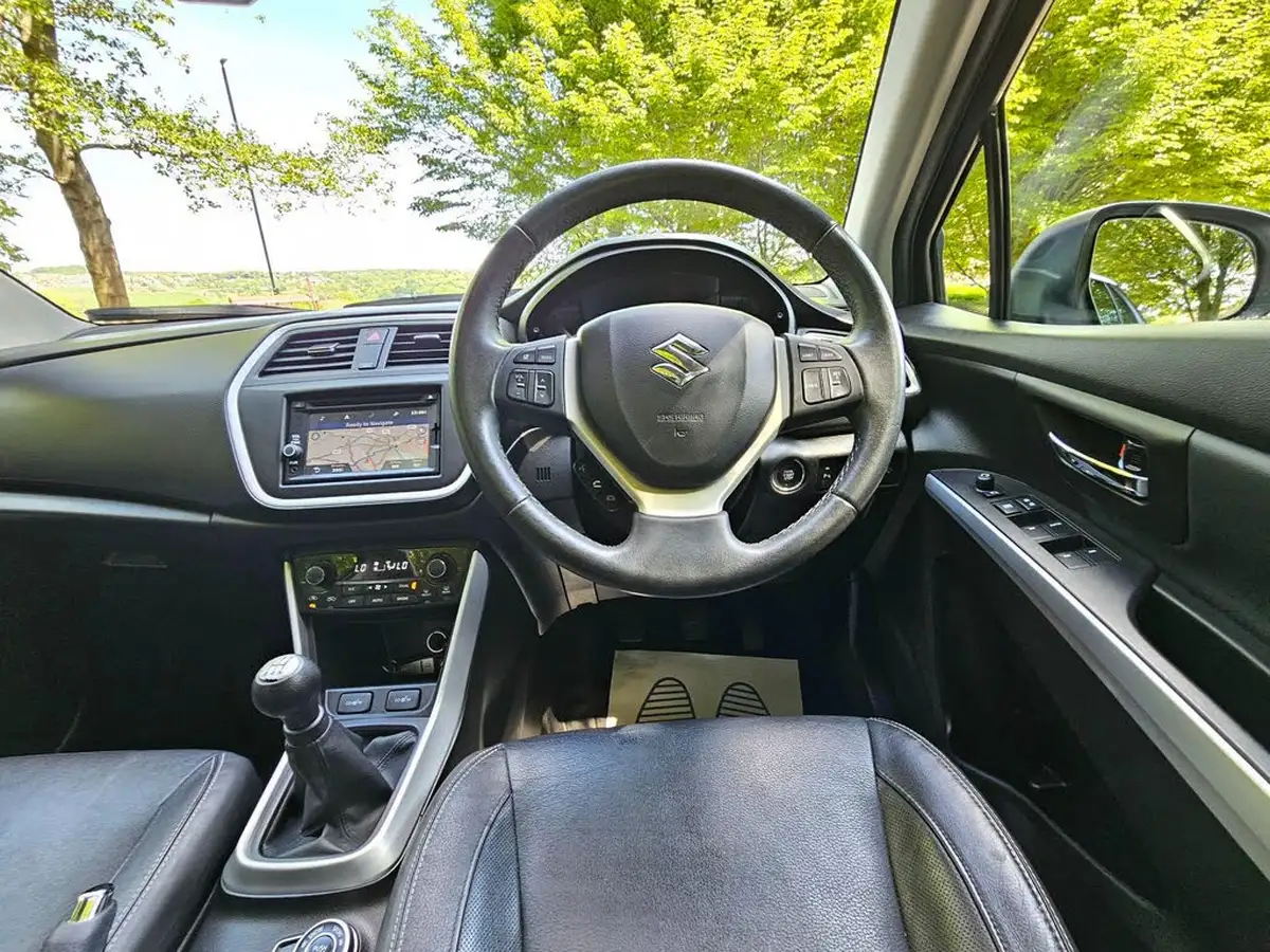 2014-suzuki-s-cross-16-sz5-allgrip-big-38