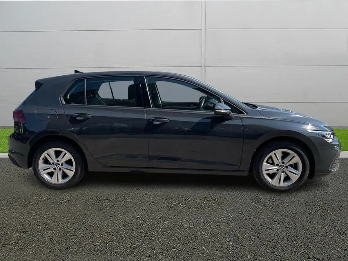 2023-volkswagen-golf-10-tsi-life-hatchback-big-7