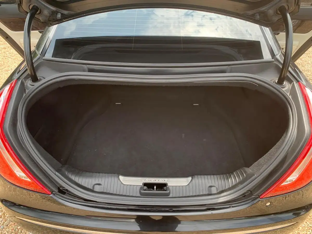 2015-jaguar-xj-series-30td-xj-portfolio-swb-auto-big-59