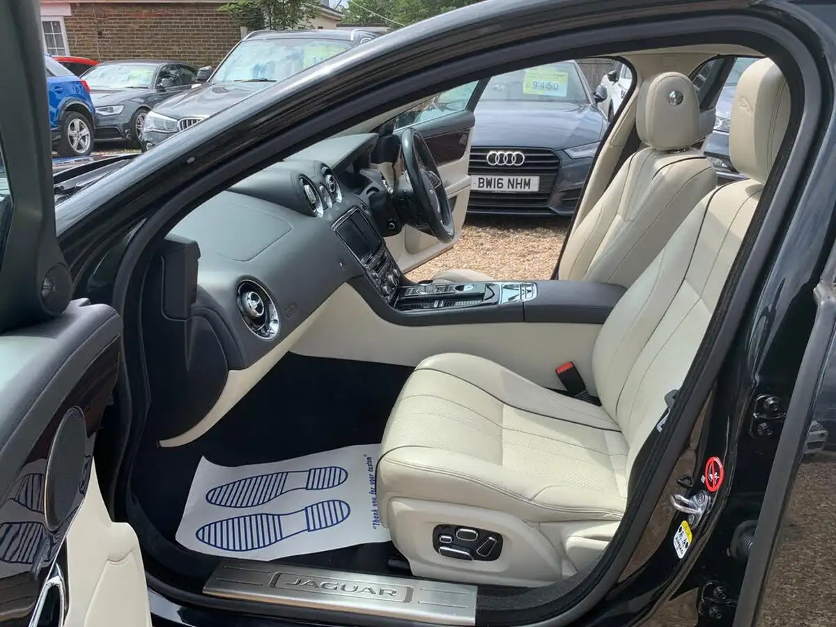 2015-jaguar-xj-series-30td-xj-portfolio-swb-auto-big-35