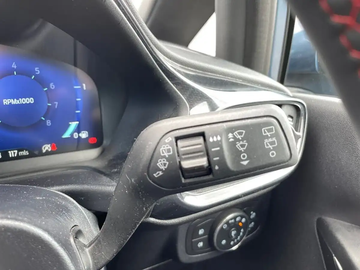 2023-ford-fiesta-10t-st-line-125ps-hybrid-mhev-big-29