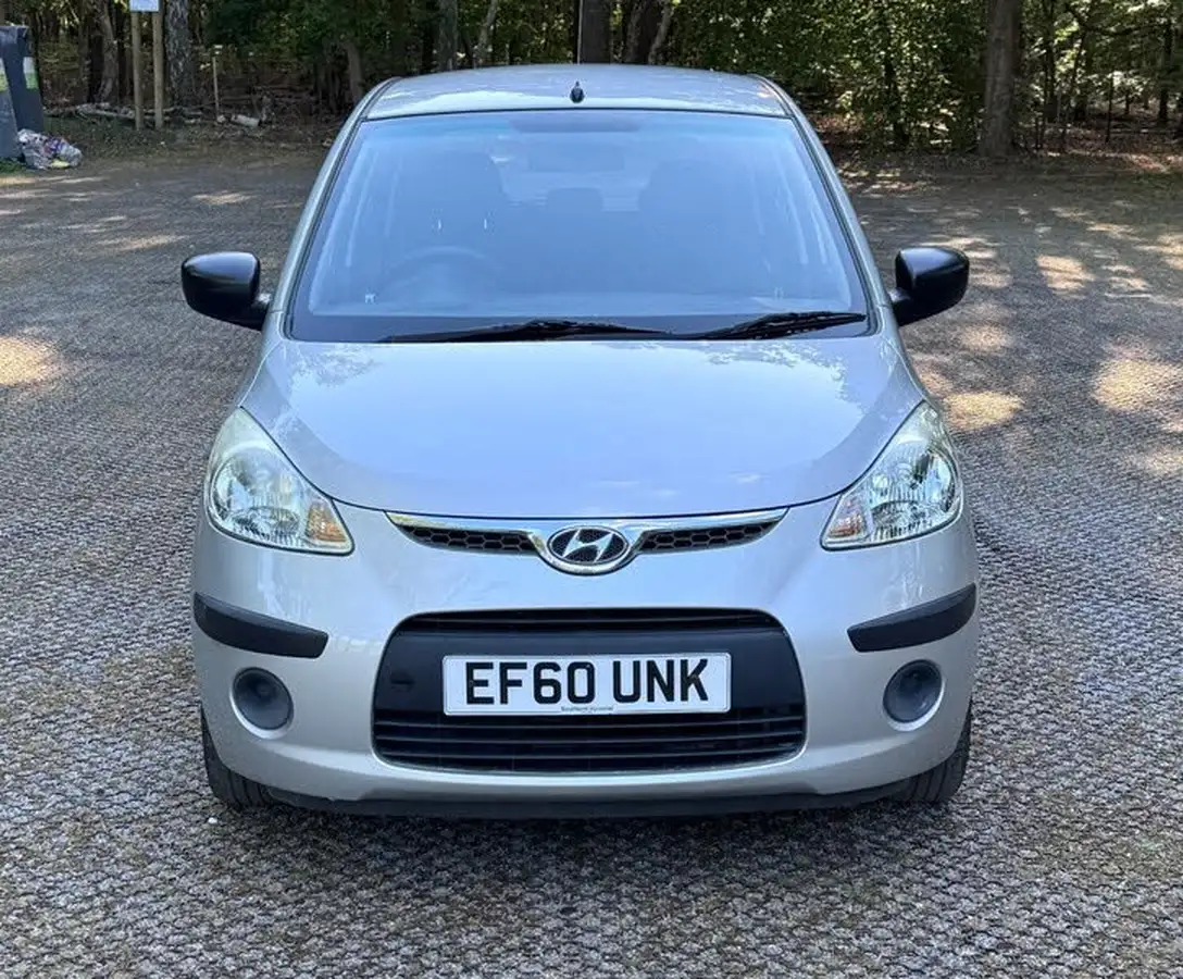 2010-hyundai-i10-12-classic-big-9