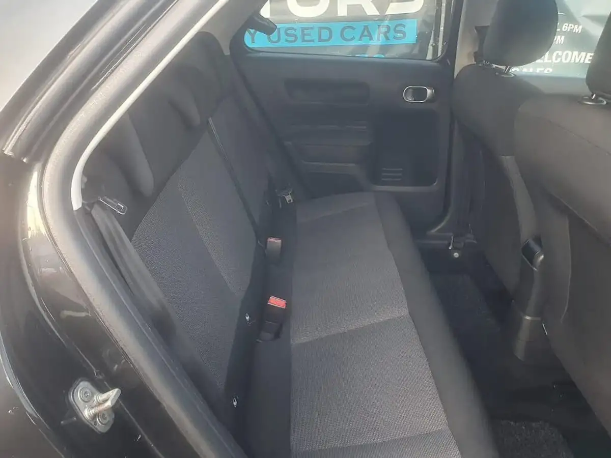 2015-citroen-c4-cactus-16bluehdi-flair-big-25