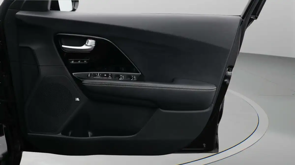 2021-kia-e-niro-ev-4-big-15