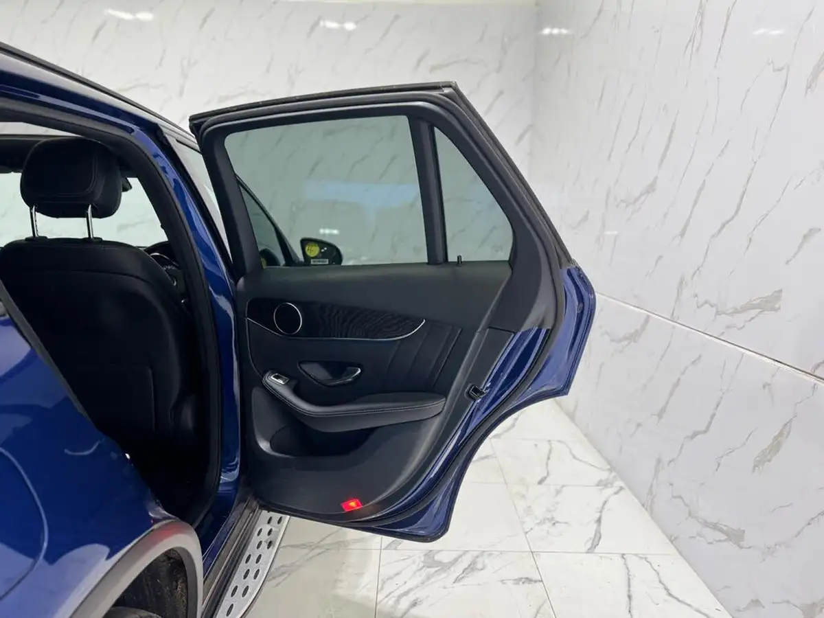2018-mercedes-benz-glc-class-20-glc250-amg-line-premiumss-station-wagon-5d-big-22