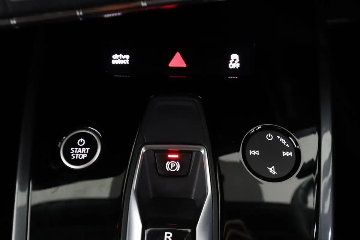 2022-audi-q4-e-tron-40e-s-line-station-wagon-big-18