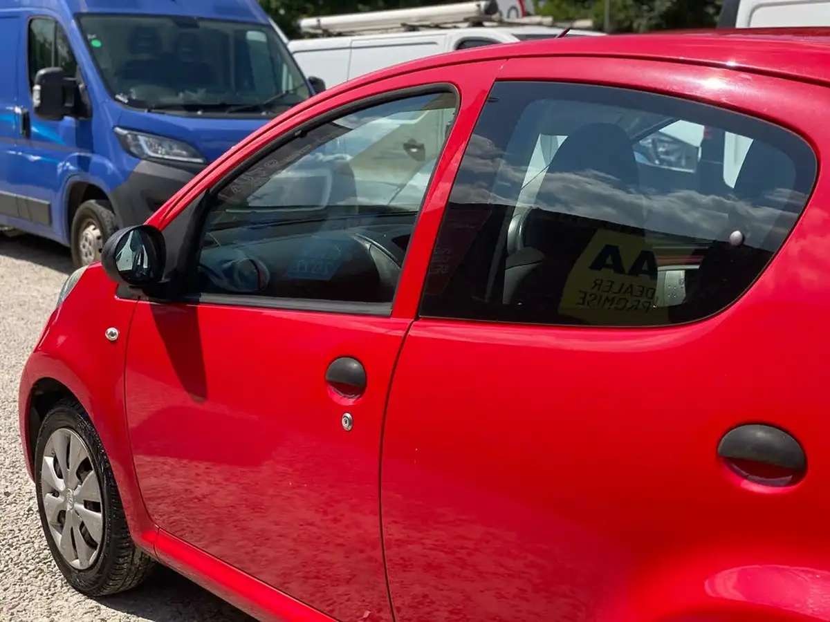 2011-citroen-c1-10-vtr-68-5d-big-26