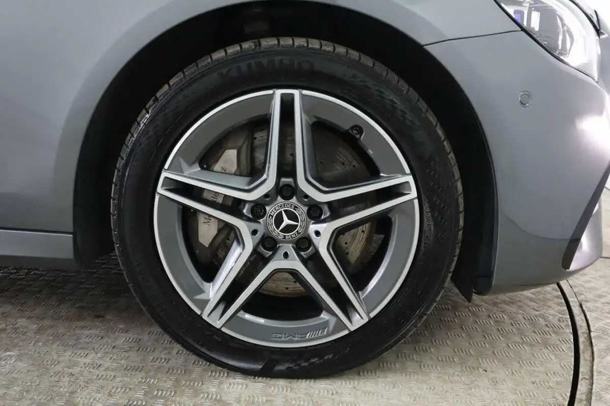 2020-mercedes-benz-e-class-20d-e300de-amg-line-eq-power-saloon-4d-big-25