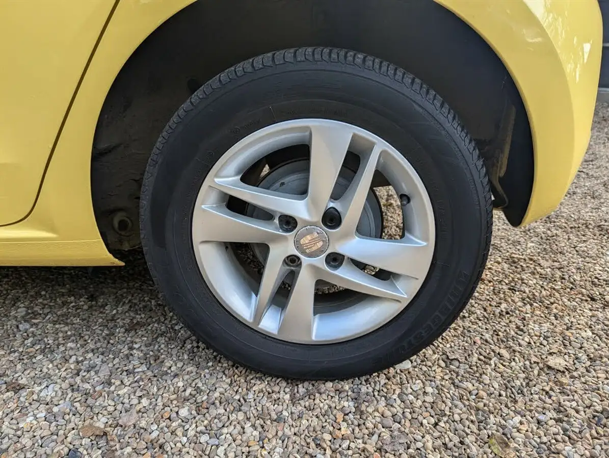 2013-seat-mii-10-toca-5d-big-26