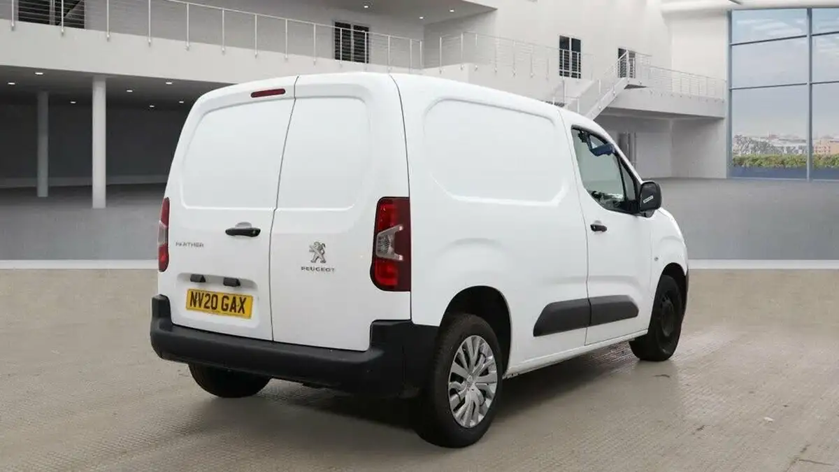 2020-peugeot-partner-15-bluehdi-1000-professional-100ps-eu6dt-panel-big-2
