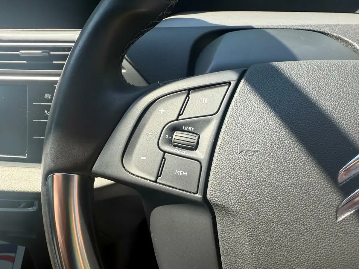 2022-citroen-grand-c4-spacetourer-12-puretech-sense-eat8-big-15