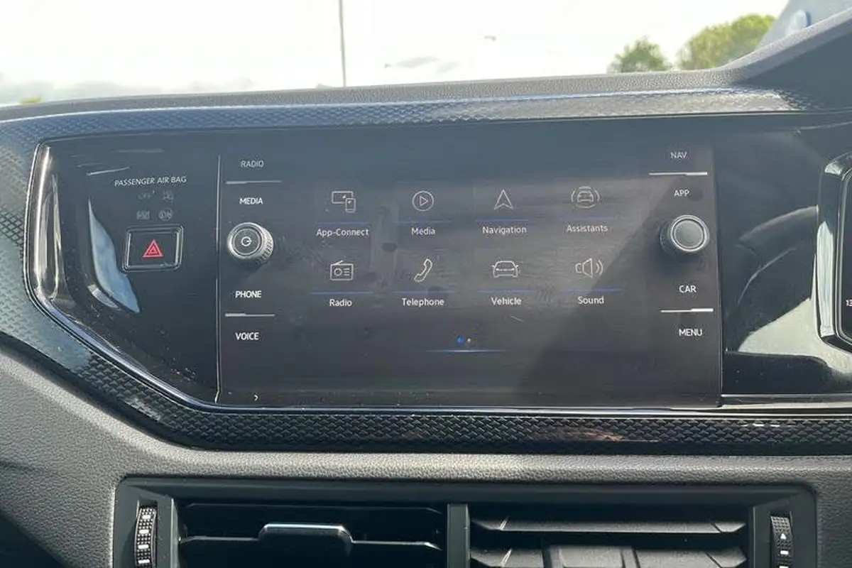 2022-volkswagen-polo-10-tsi-life-big-28