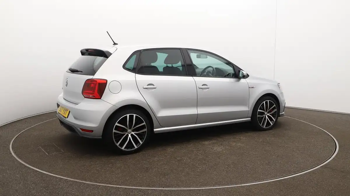 2017-volkswagen-polo-18-tsi-gti-bmtss-5d-big-51