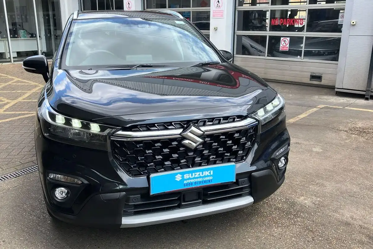 2024-suzuki-s-cross-15-motion-big-7