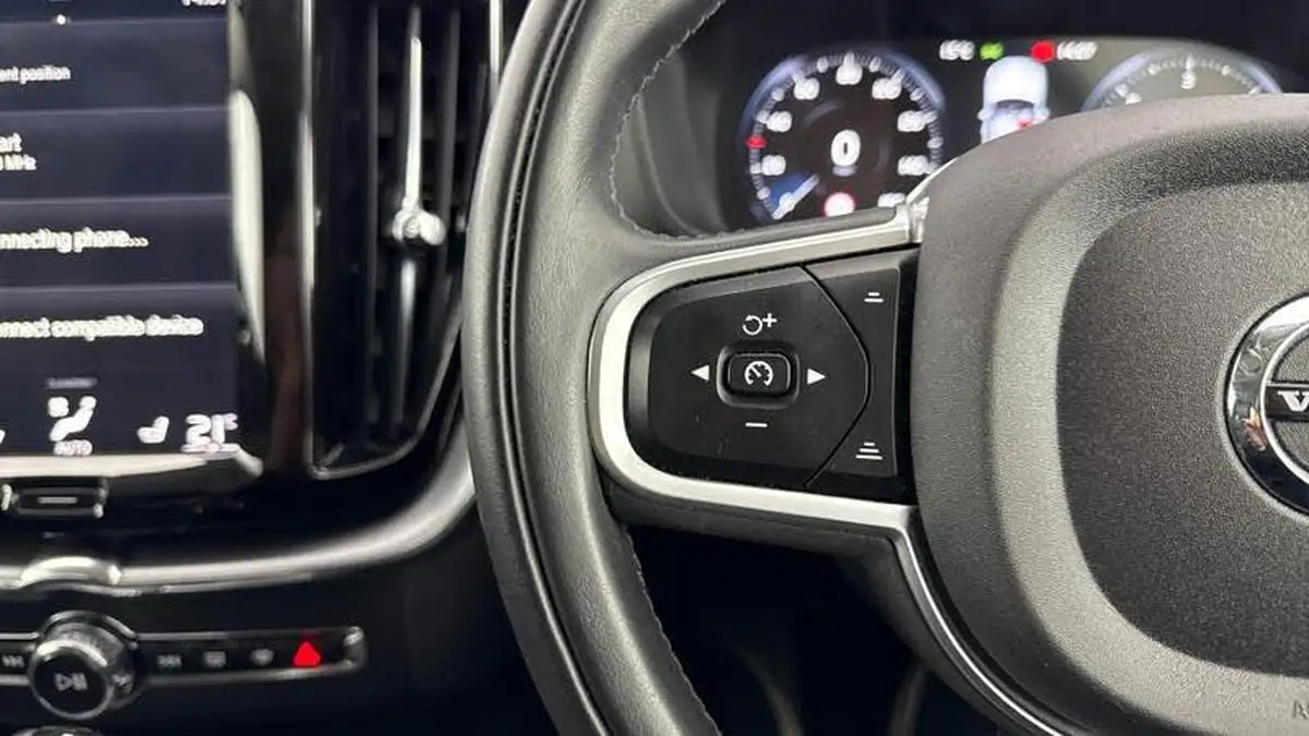 2020-volvo-xc60-20td-d4-momentum-pro-big-23
