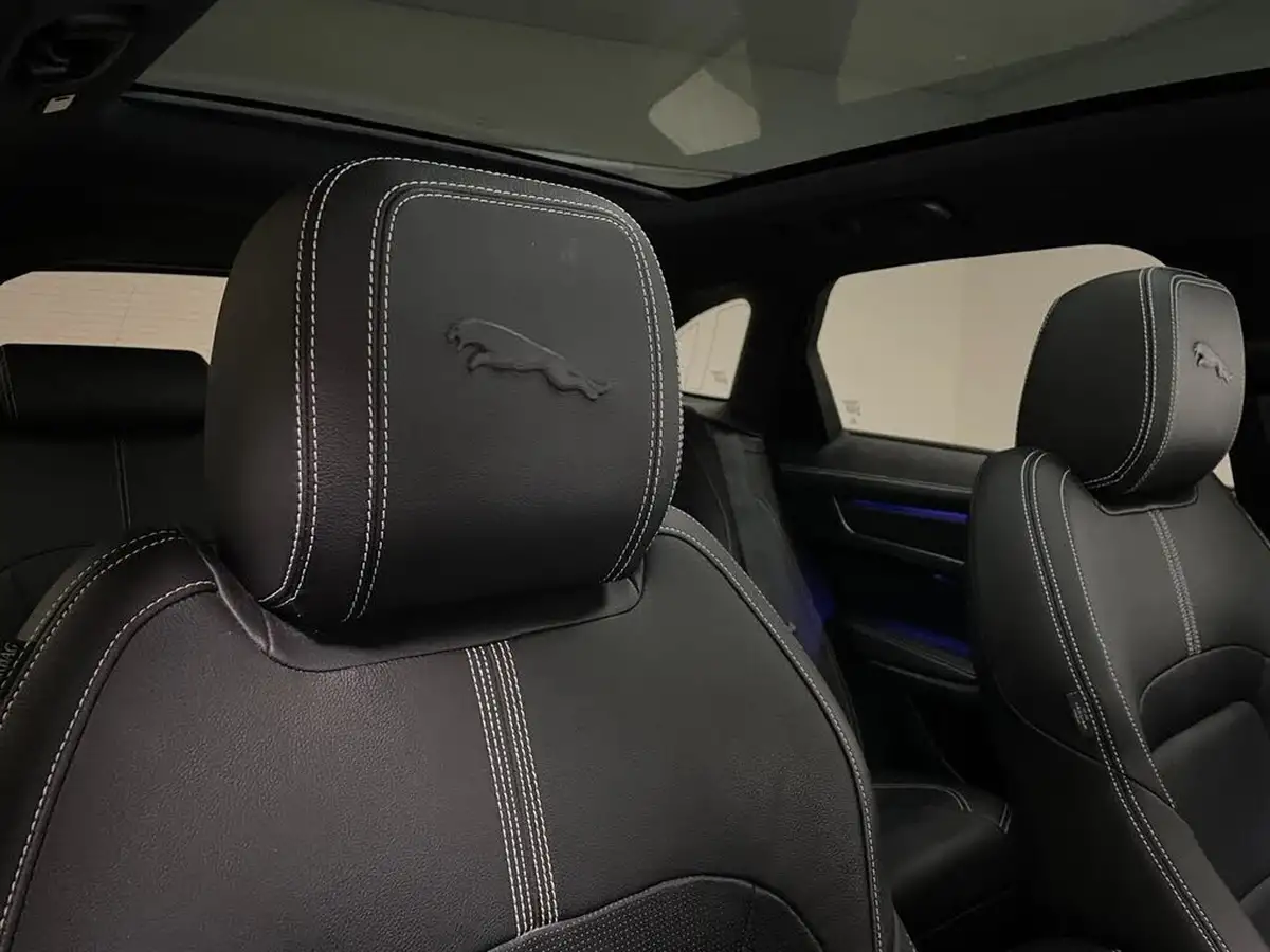 2022-jaguar-f-pace-20-d200-r-dynamic-black-big-21