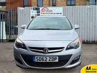 2012 Vauxhall Astra 1.6 Exclusiv Hatchback auto