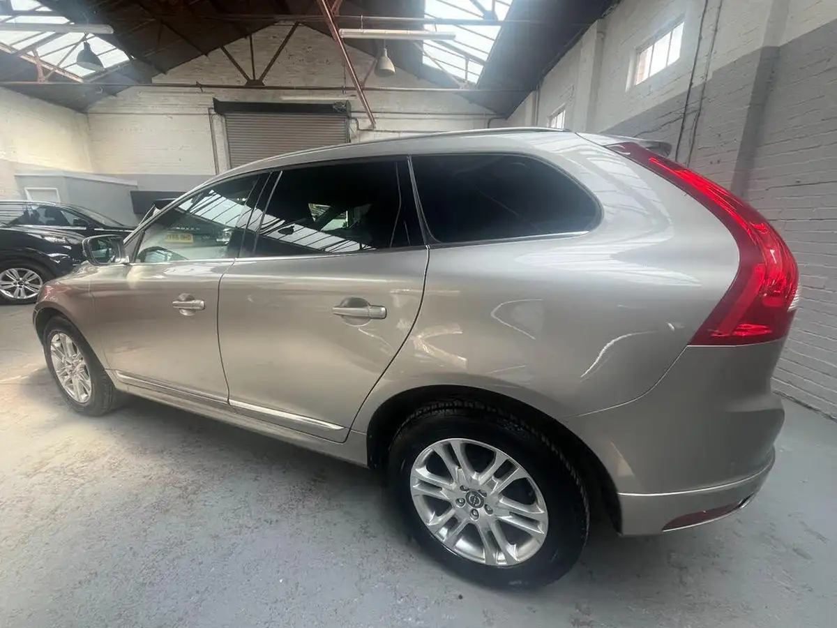 2013-volvo-xc60-24td-d5-se-lux-215bhp-nav-geartronic-big-11