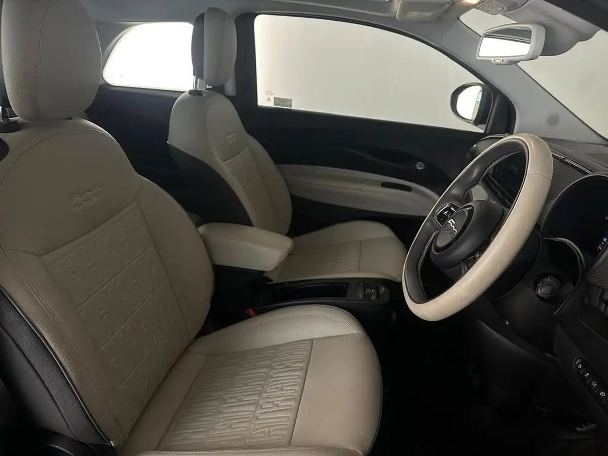 2022-fiat-500-e-la-prima-big-15