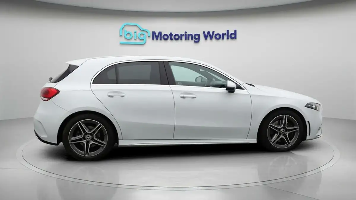 2020-mercedes-benz-a-class-20d-a220d-amg-line-hatchback-5d-big-8
