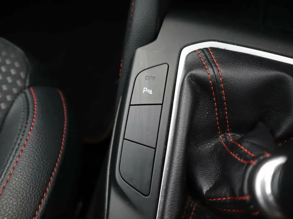 2020-ford-focus-15-st-line-x-hatchback-big-22