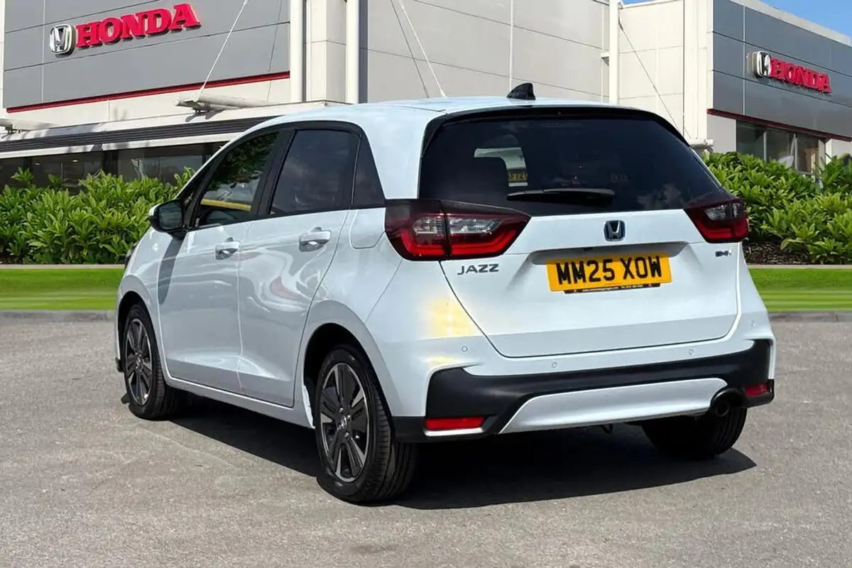 2025-honda-jazz-15-i-mmd-advance-big-1