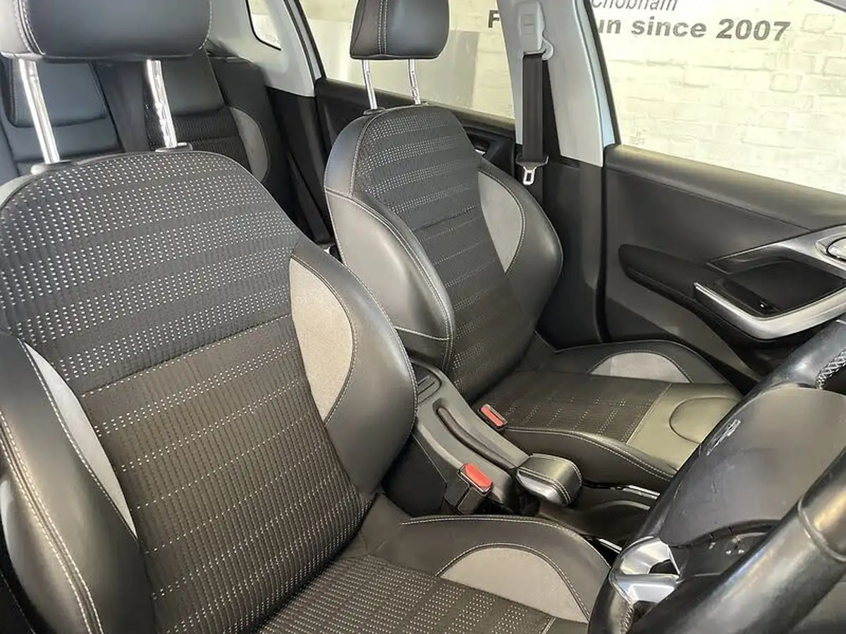 2019-peugeot-2008-suv-12-puretech-allure-82bhp-big-13