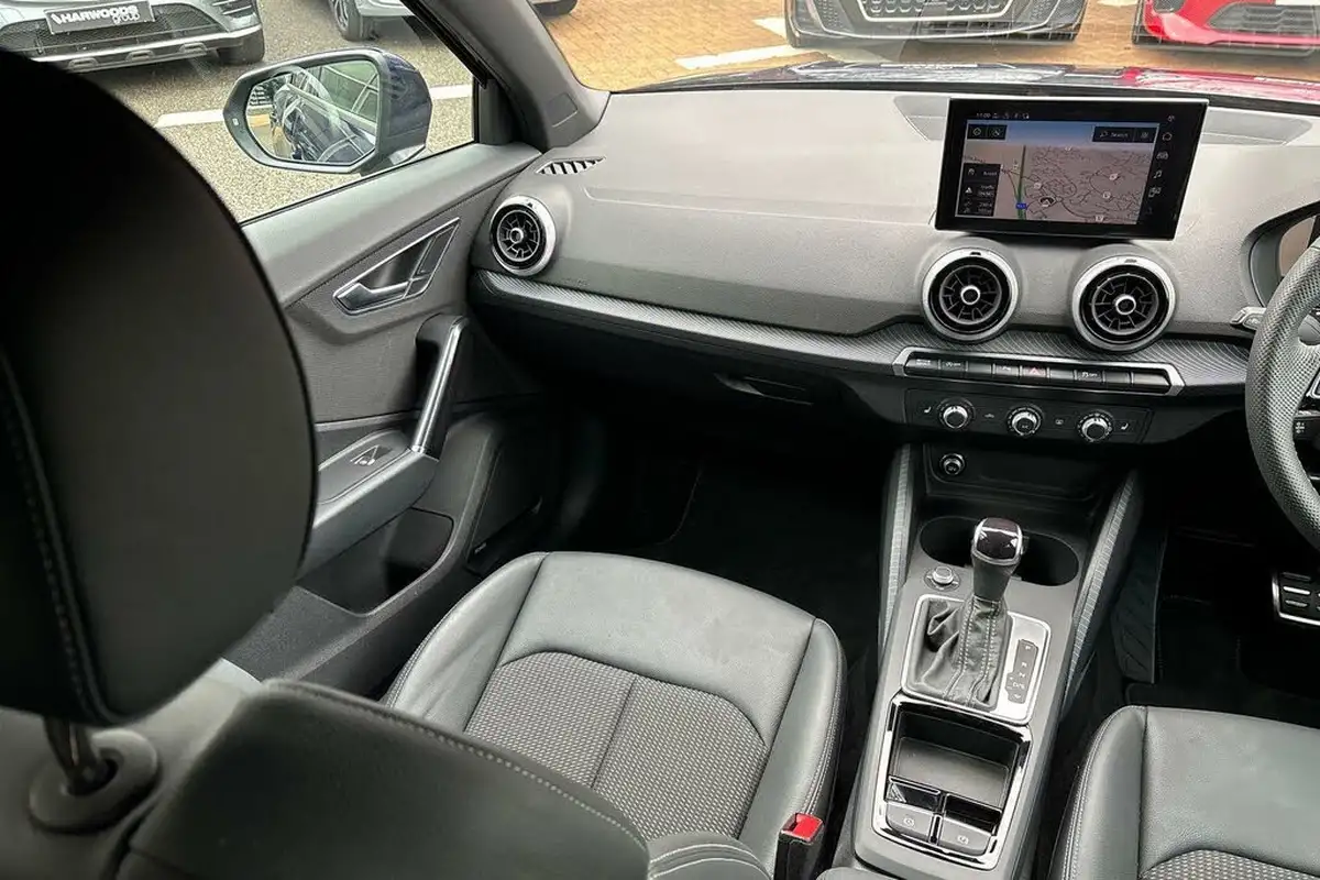 2024-audi-q2-15-35-tfsi-s-line-tronic-big-31