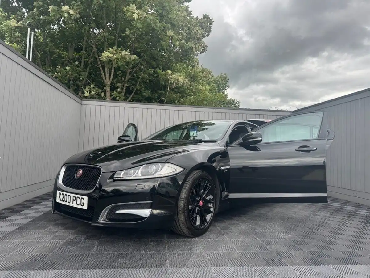 2014-jaguar-xf-22td-r-sport-200ps-saloon-4d-big-9