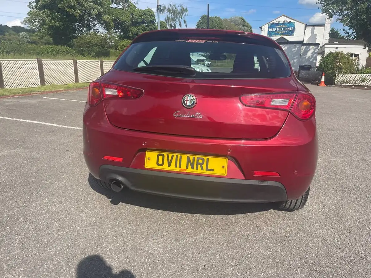 2011-alfa-romeo-giulietta-14-lusso-tb-multiair-170bhp-big-27