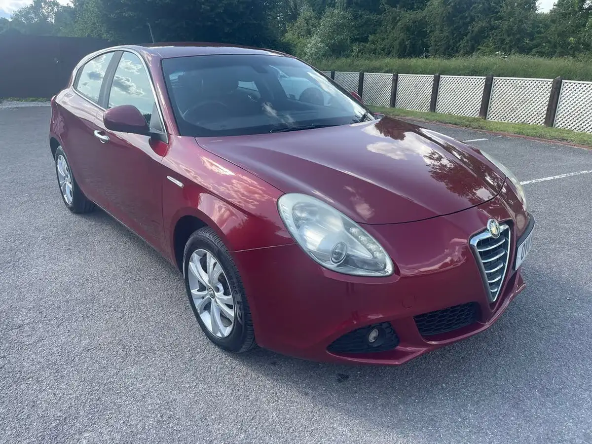 2011-alfa-romeo-giulietta-14-lusso-tb-multiair-170bhp-big-3